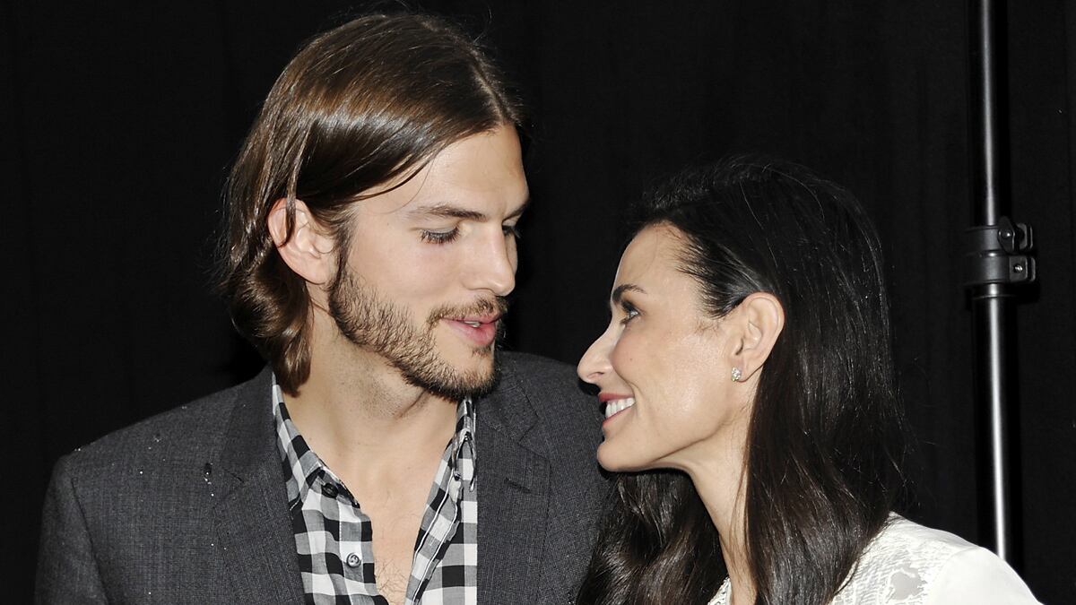 articles/2011/09/29/ashton-kutcher-demi-moore-split-15-statistics-on-couples-far-apart-in-age/ashton-demi-breakup-rufus_bb8xz0