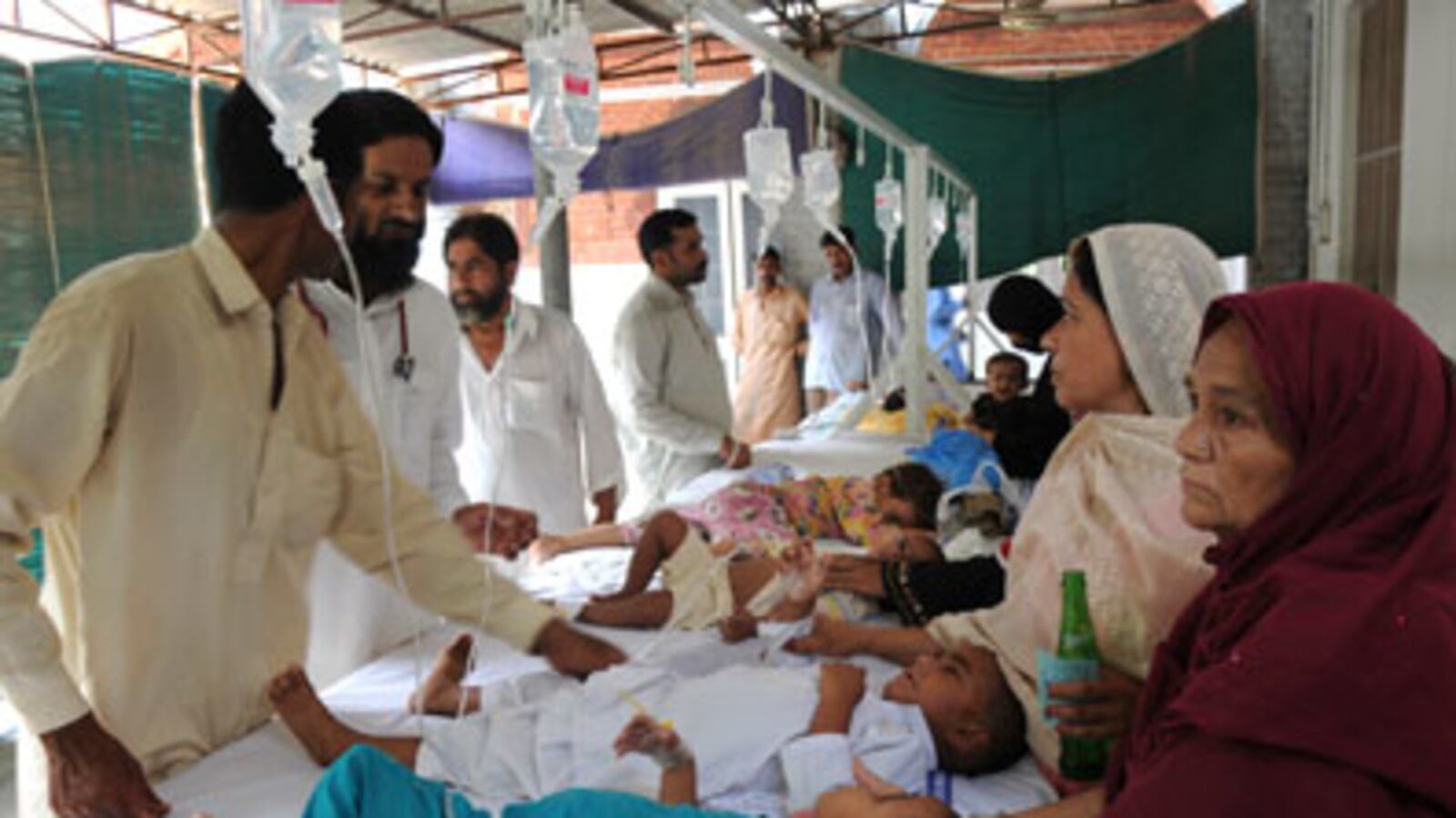 cheats/2010/08/14/floods-first-cholera-case-confirmed/pakistan-cholera_g7tt2f