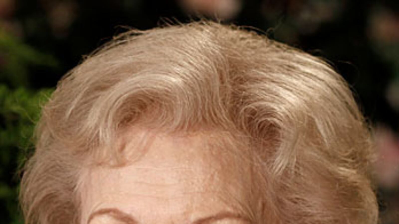 cheats/2010/08/23/betty-white-wins-an-emmy/betty-white-2_s38bhh