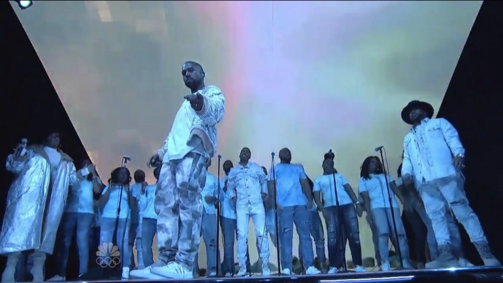 articles/2016/02/14/watch-kanye-west-s-brilliant-snl-performance-of-ultra-light-beams/160213-wilstein-kanye-snl-tease_dajoka