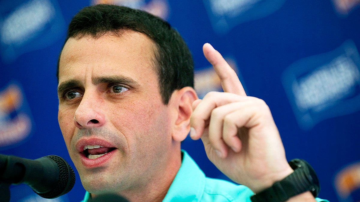 cheats/2012/02/13/ch-vez-gets-a-presidential-rival/chavez-radonski-cheat_xmojui