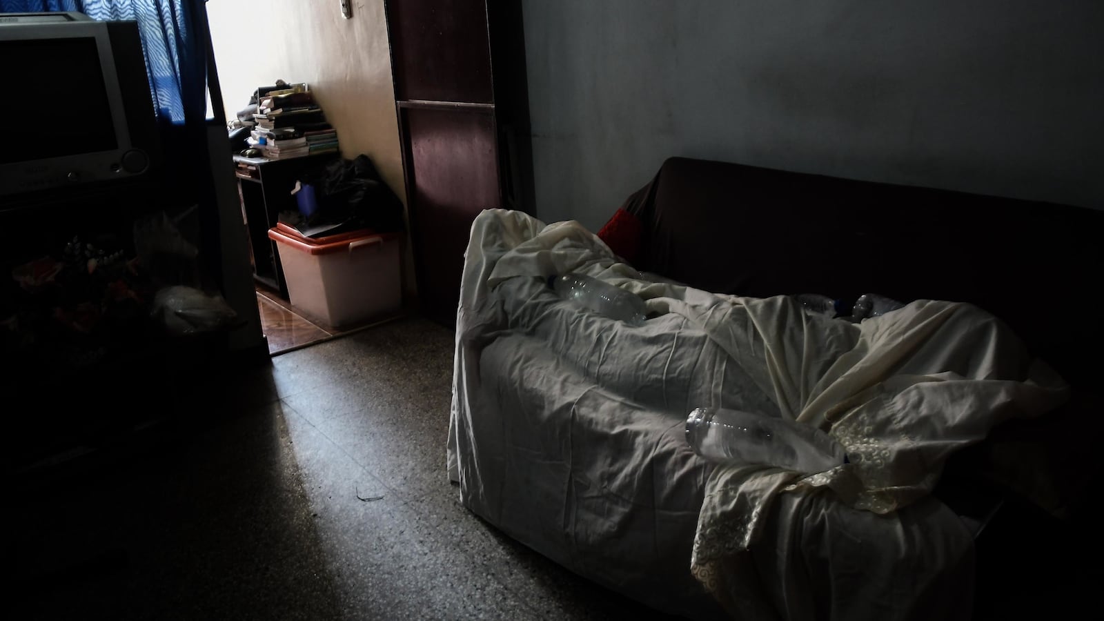 190405-Hernroth-Rothstein-morgue-tease_nutz9l