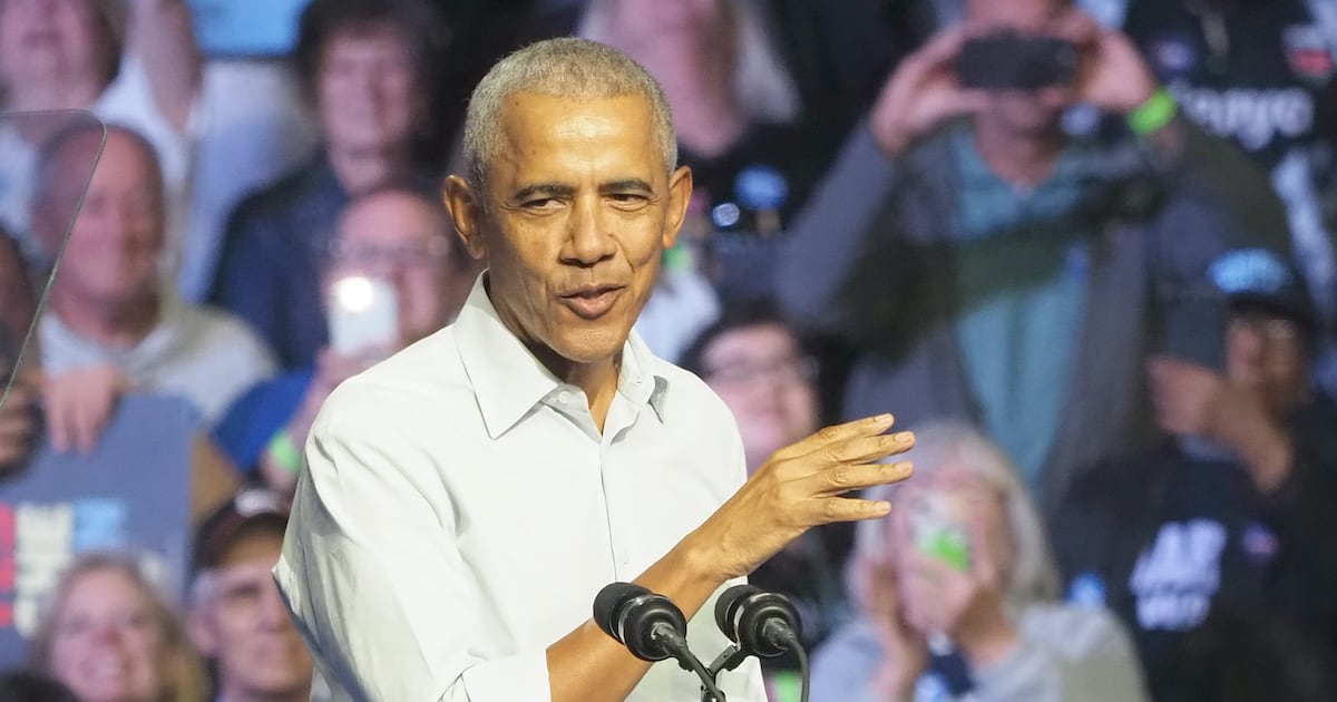 Obama Steps Up to Take His Fight to Trump in Martha’s Vineyard