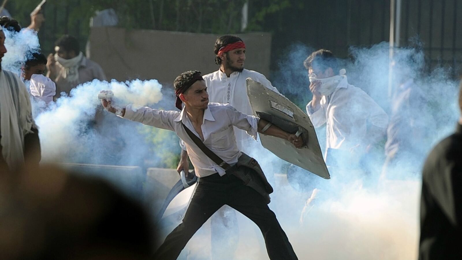 cheats/2012/09/20/anti-islam-protests-rage-in-pakistan/pakistan-protests-cheat_kvols2