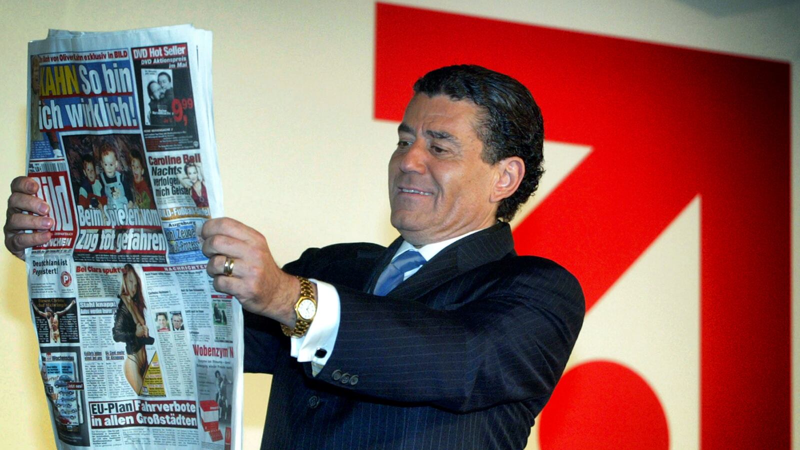 articles/2014/11/09/would-pro-israel-billionaires-adelson-and-saban-really-buy-the-nyt/141109-lake-NYT-tease_bpcqkx