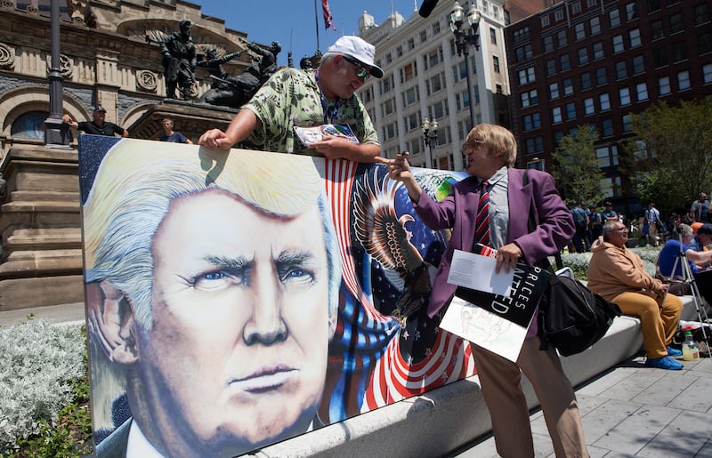 galleries/2016/07/21/make-swag-great-again-photos/170721-rnc-swag10_nurvua