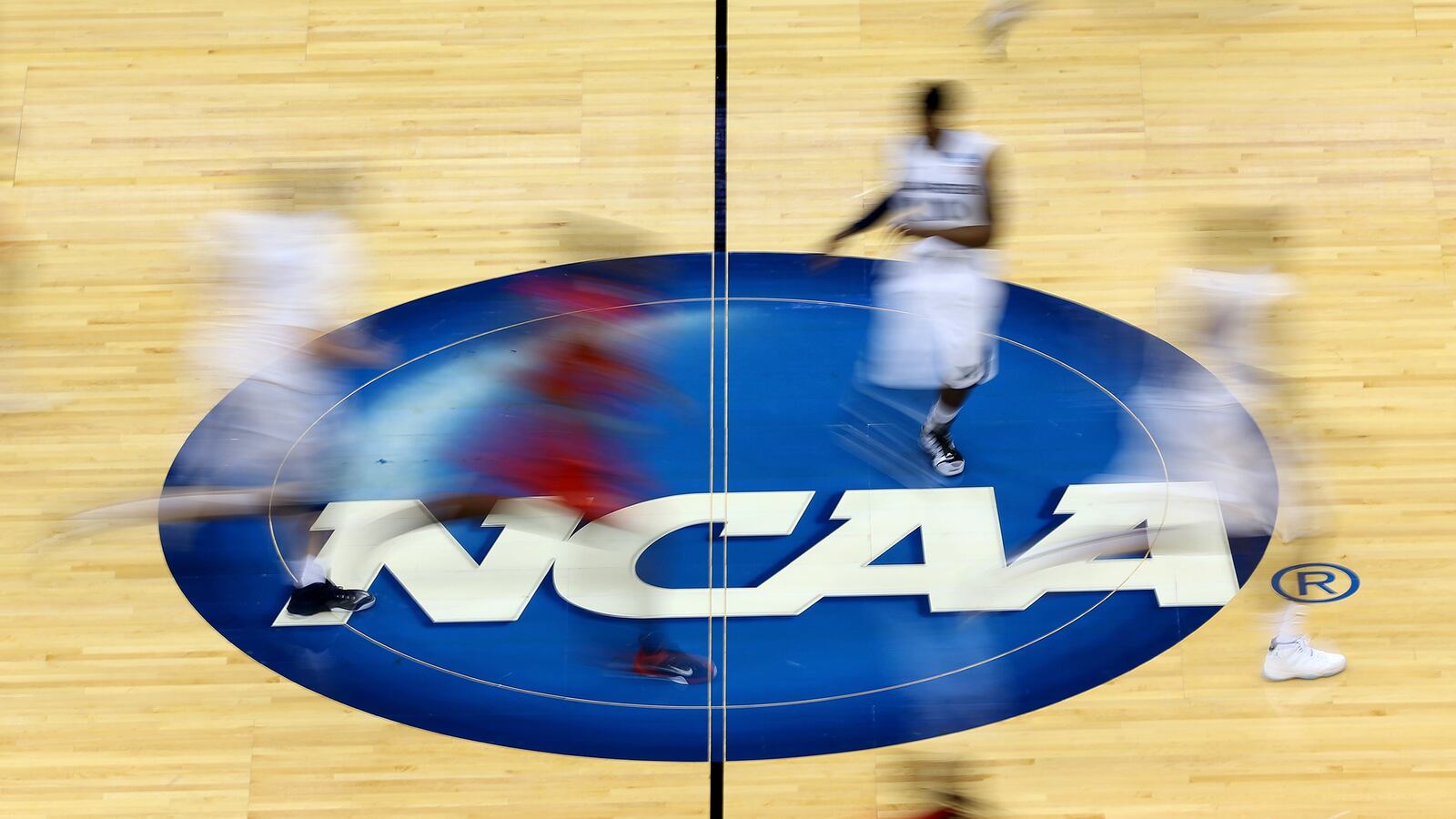 cheats/2017/04/04/ncaa-lifts-ban-on-north-carolina-events/170328-jones-ncca-tease_fwwqb0