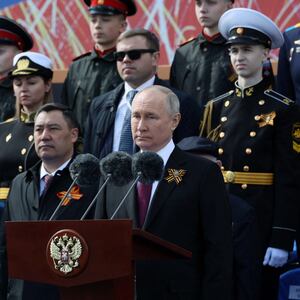 2023-05-09T074505Z_722880776_RC2VU0AH0G3B_RTRMADP_3_WW2-ANNIVERSARY-RUSSIA-PARADE_rcmgcz