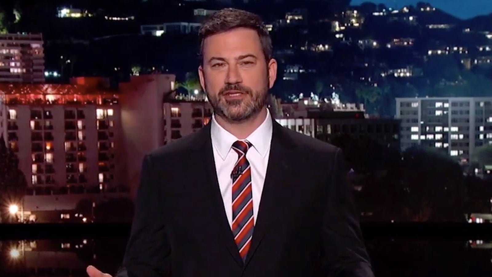 articles/2017/04/11/jimmy-kimmel-goes-off-on-united-airlines/170410-wilstein-kimmel-united-tease_ugmb2u