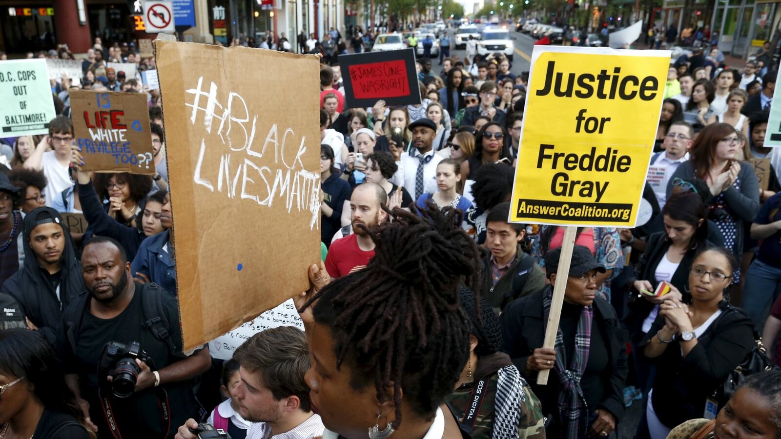 cheats/2015/04/30/source-gray-suffered-head-injury-in-van/150429-freddie-gray-cheat_nyd1sw