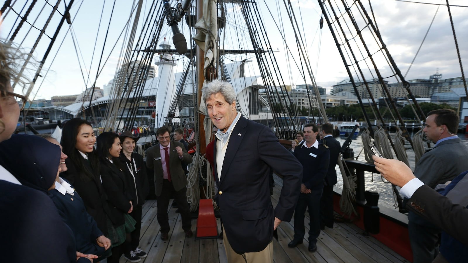 cheats/2014/08/11/u-s-may-boost-warplanes-in-australia/140811-kerry-australia-cheat_c5riac