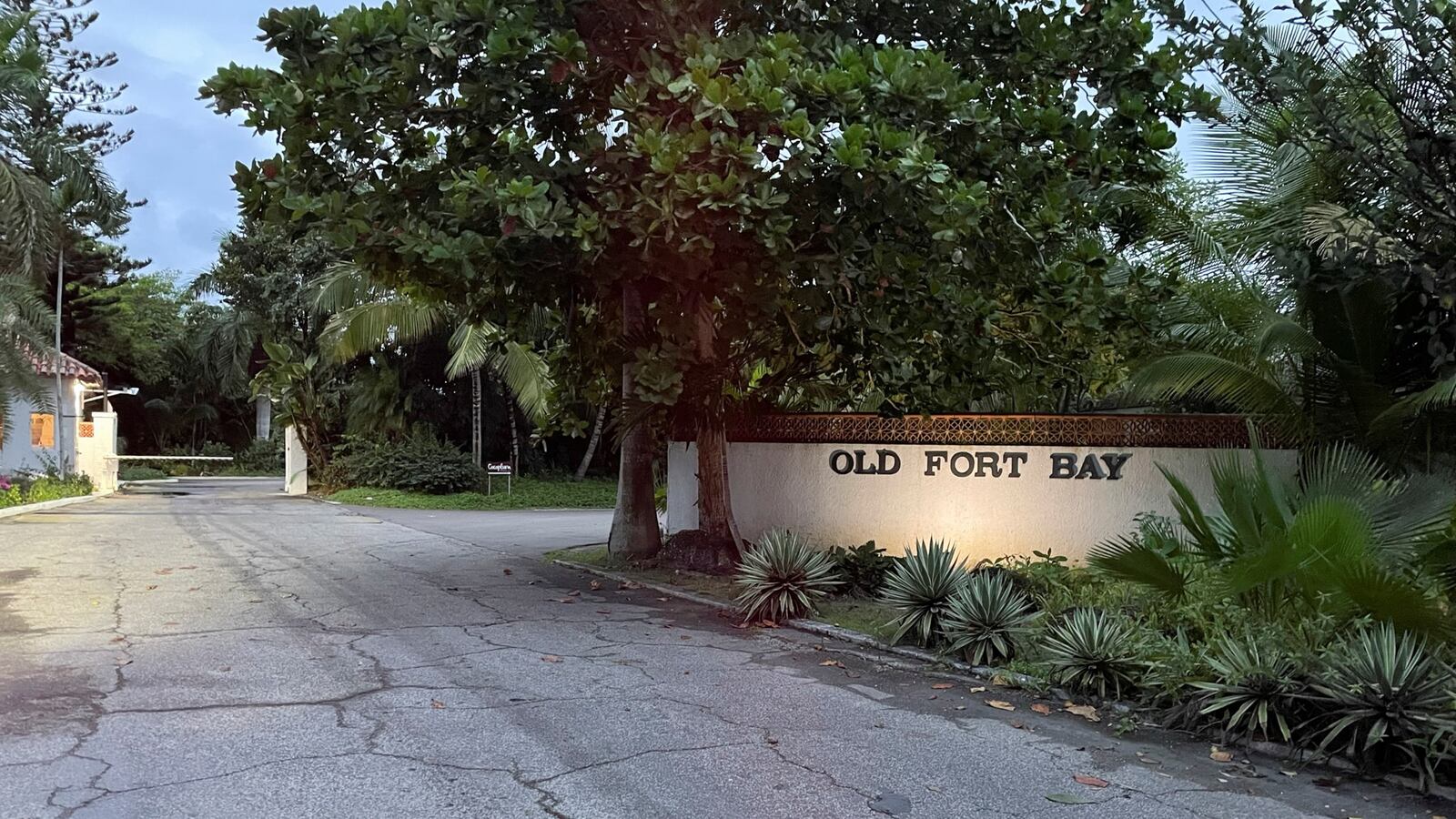 2022-11-22T060050Z_1677742810_RC2MOX90QOG2_RTRMADP_3_FINTECH-CRYPTO-FTX-PROPERTY_sdumjn