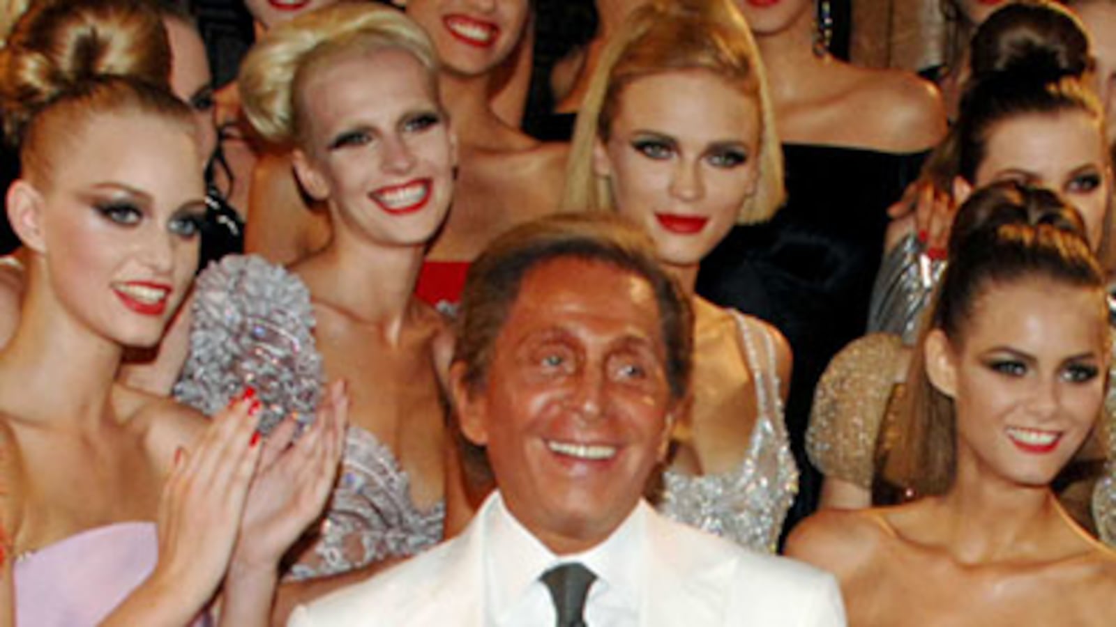 articles/2009/12/07/valentino-undressed/tymauer-valentino_67741_sfi4hc