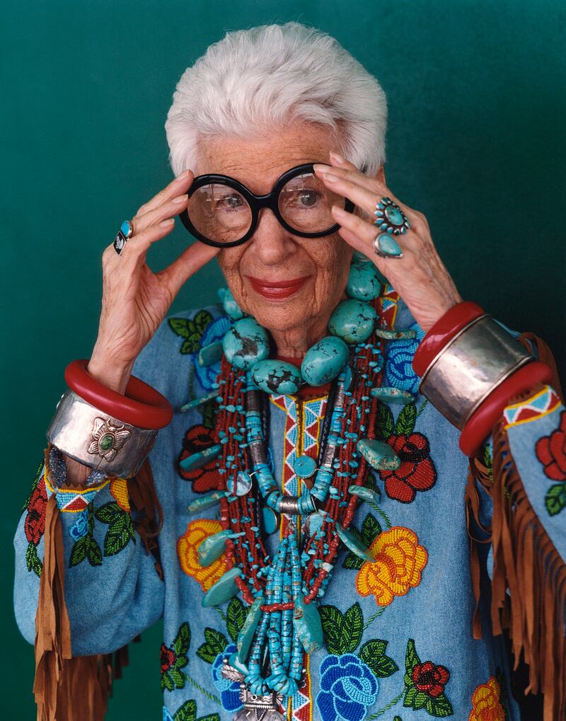 galleries/2013/08/01/iris-apfel-s-most-iconic-looks/130808-Iris-Apfel-10_szizye