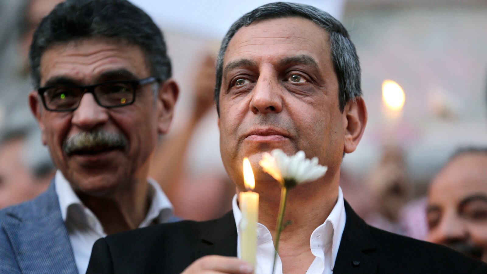 articles/2016/07/20/investigators-find-vital-new-clues-to-egyptair-804-crash/160720-irving-_egyptair804-tease_uo1zef