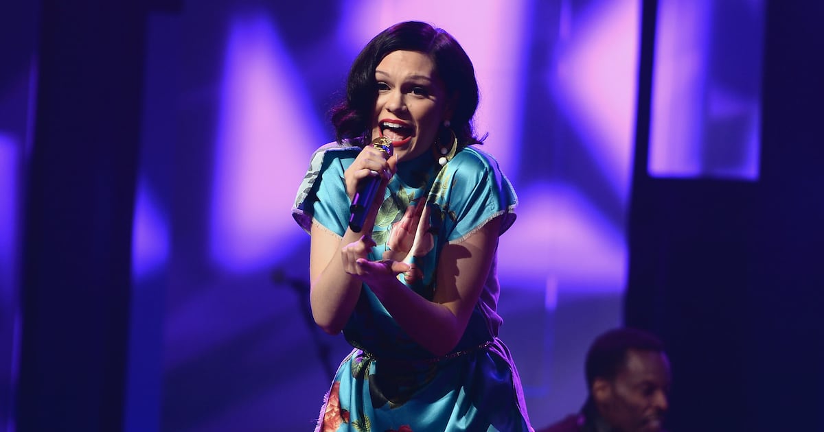 Pop Singer Battling Breast Cancer Hospitalized After Mastectomy