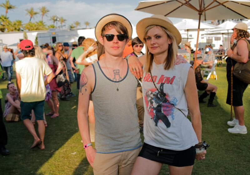 galleries/2011/04/16/2011-coachella/coachella-fans-22_koypmq