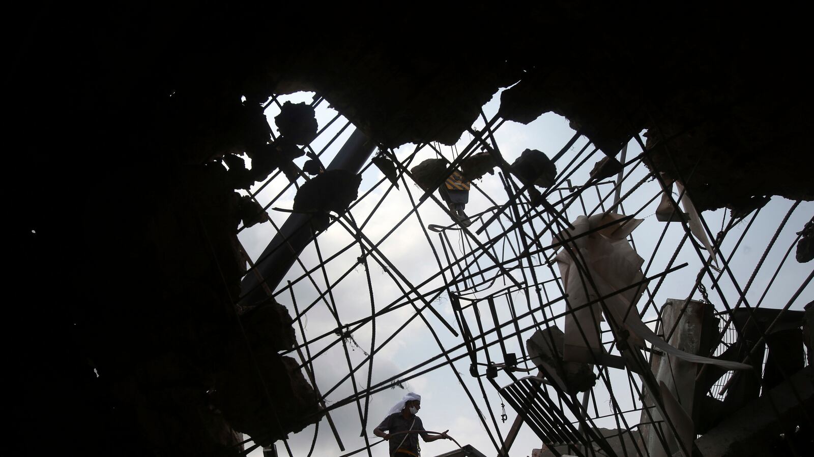 galleries/2013/05/04/week-in-photos-may-4-2013/130503-potw-01-bangladesh_tq0let