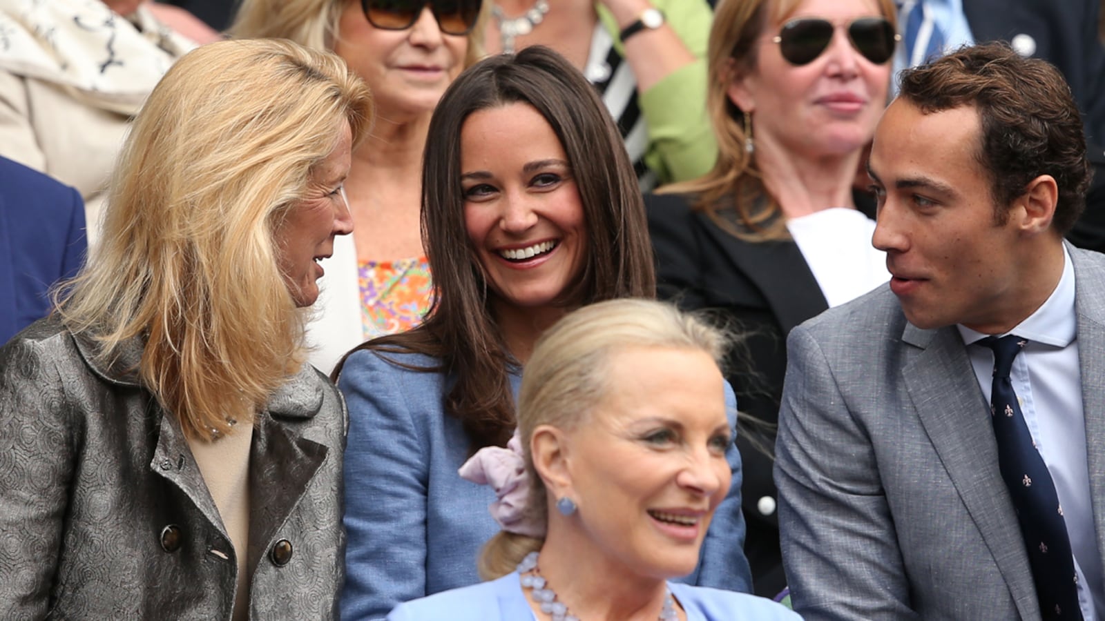 articles/2013/06/24/pippa-and-james-attend-first-day-of-wimbledon/pippa-wimbledon_jgctun
