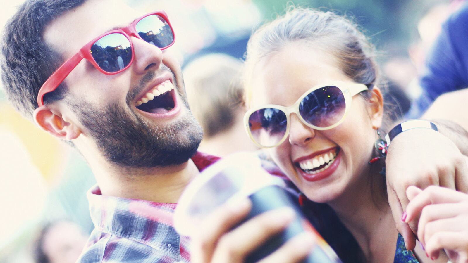 articles/2015/01/28/the-catskills-gets-its-groove-back-with-brooklyn-s-help/150127-presser-catskills-hipsters-tease_ws8kzw