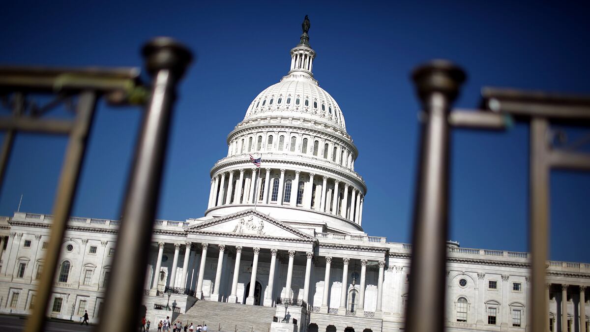 cheats/2011/11/03/senate-kills-obama-infrastructure-plan/us-capitol-building-cheat_tuj5zz