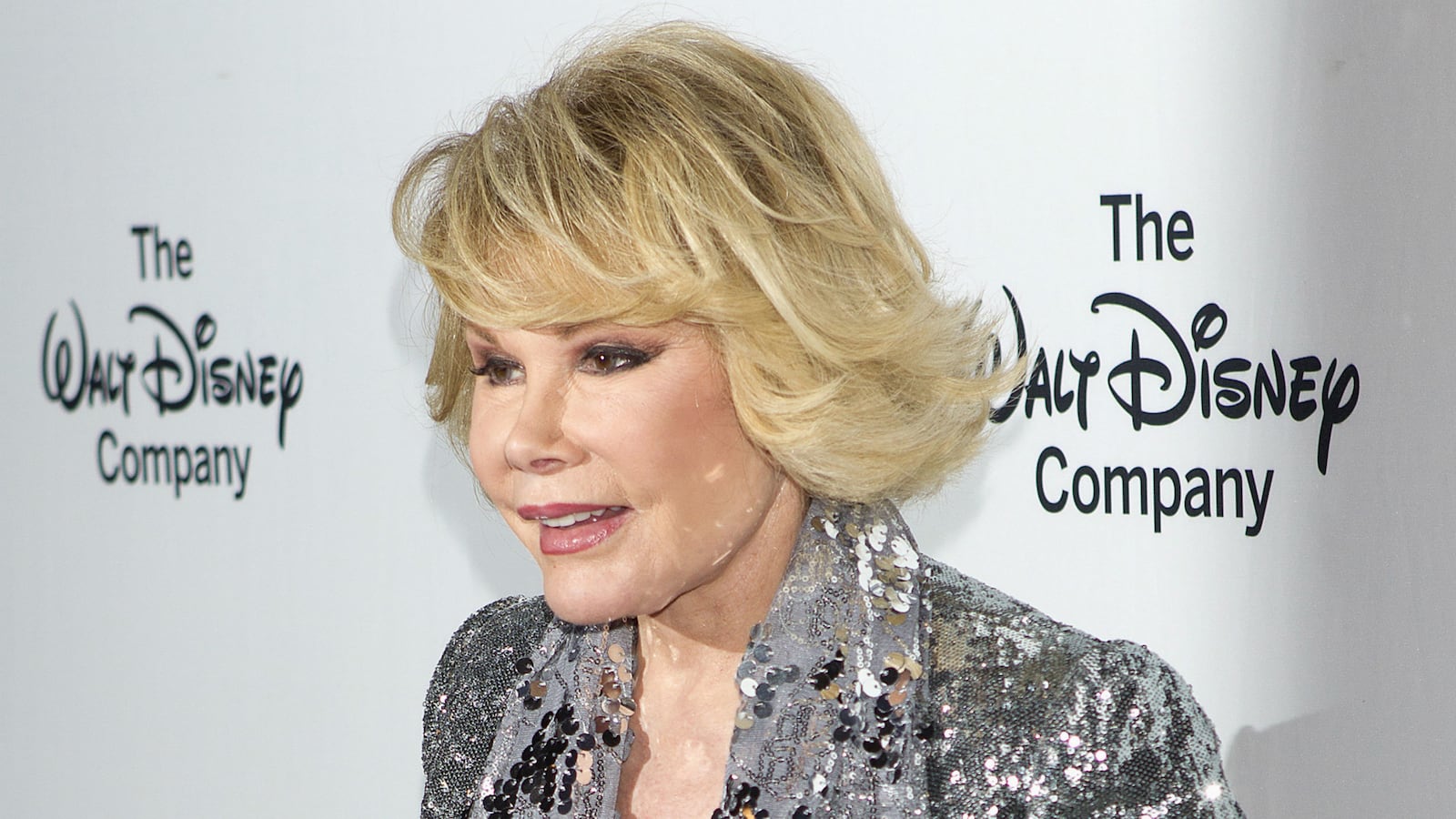 cheats/2014/08/31/joan-rivers-is-on-life-support/140831-joanrivers-cheat_b1w3wi