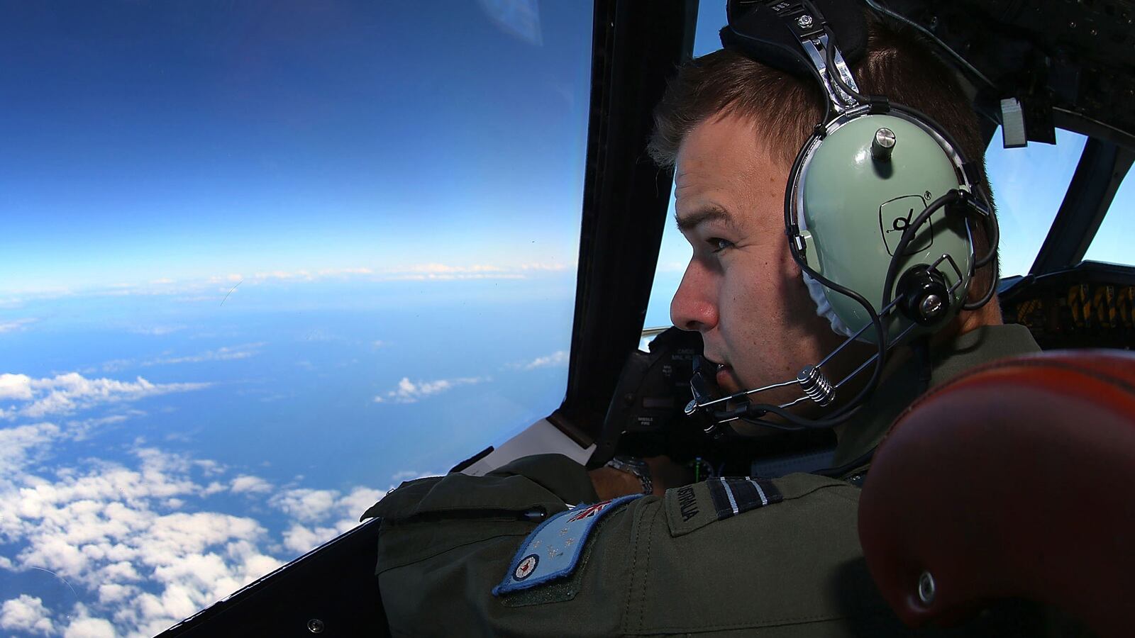 articles/2014/03/28/new-mh370-puzzle-shunts-search/140328-plane-search-irving-tease_y3dlrz