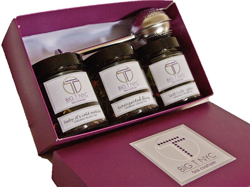 articles/2014/11/29/the-daily-beast-s-2014-holiday-gift-guide-for-the-anthony-bourdain-in-your-life/141120-bourdain-nyc-couture_enqhtz