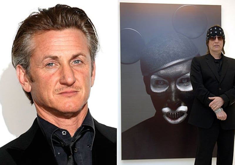 galleries/2010/06/30/stars-with-art-collections/celeb-art-collectors---penn_tnzxkn