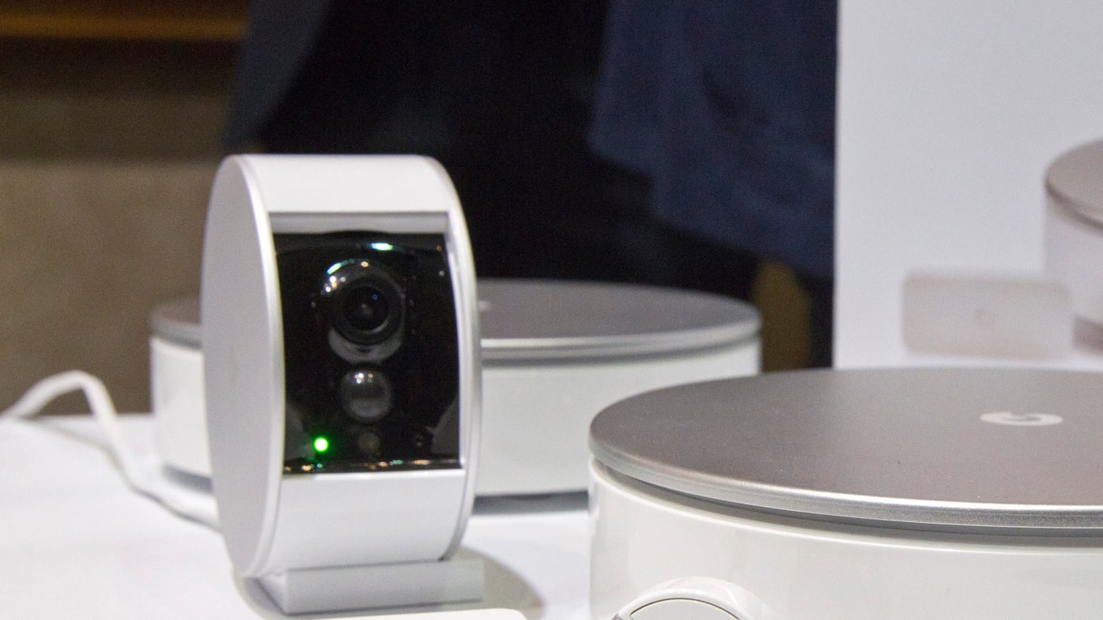 190131-security-system-taunting-cheat_jpjeyk