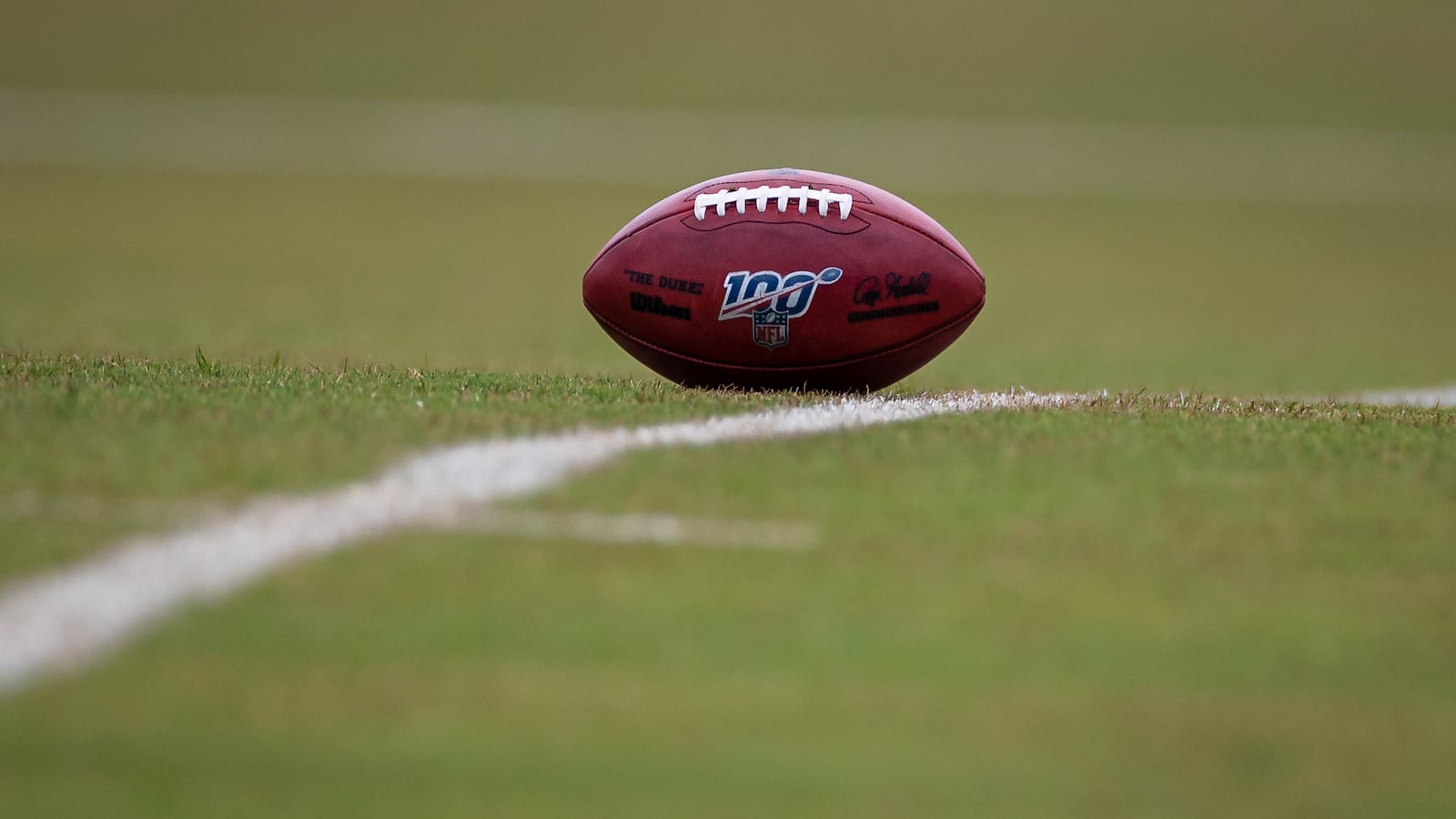 2021-05-29T095326Z_1250551370_MT1USATODAY16169953_RTRMADP_3_NFL-WASHINGTON-FOOTBALL-TEAM-OTA_yu2q7k