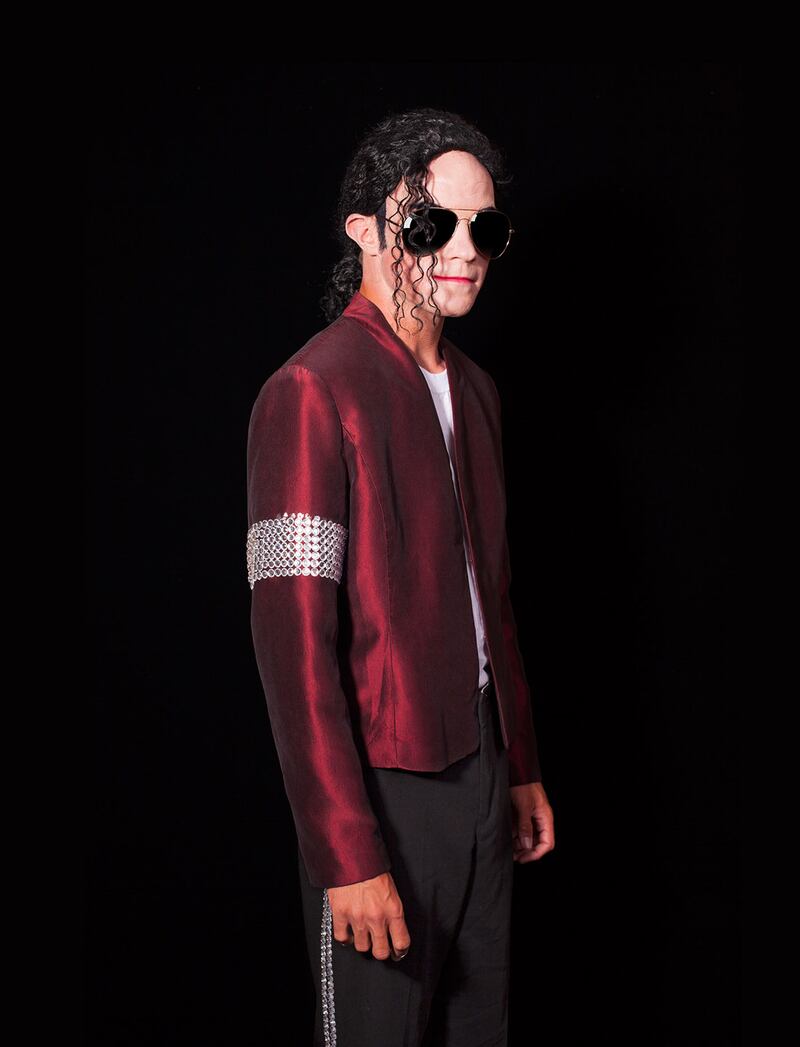 galleries/2014/08/02/the-many-michael-jacksons-honor-an-icon-photos/140801-jackson-impersonator2_ggz4dq