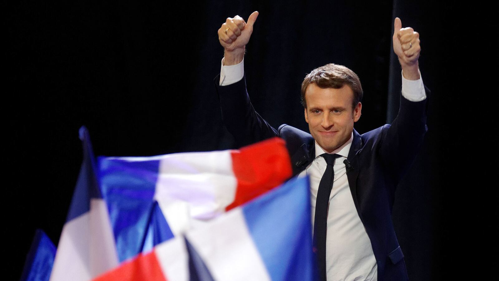 articles/2017/05/07/emmanuel-macron-beats-marine-le-pen-and-twitter-tears-trump-a-new-one/170507-griggs-french-election-twitter-tease_qlpq0b
