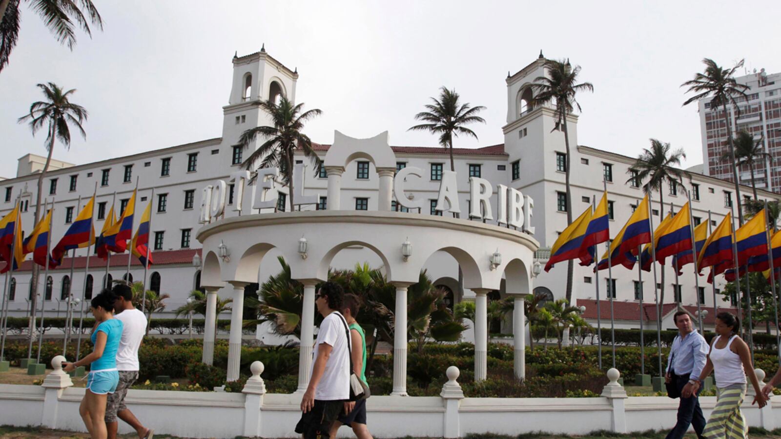 cheats/2012/04/19/secret-service-names-revealed/secret-service-escort-cheat_trqv1v