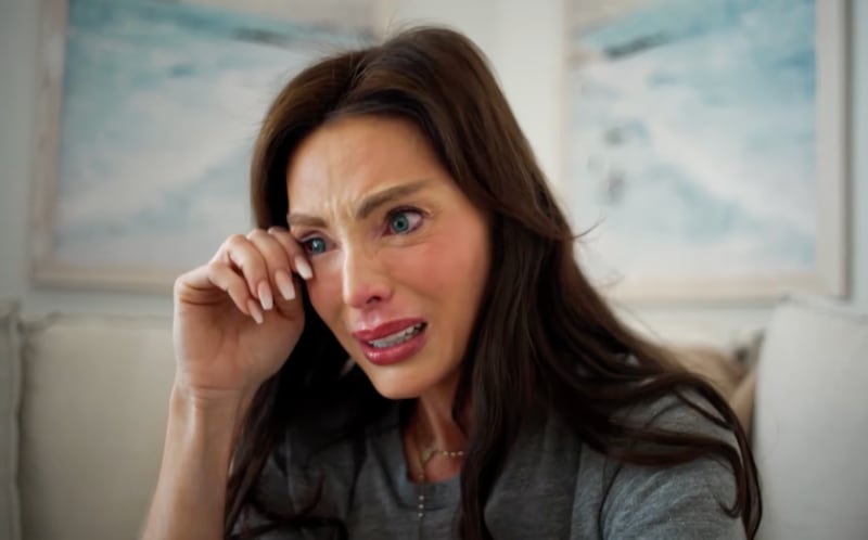 Yoanna House in "Dirty Rotten Scandals"