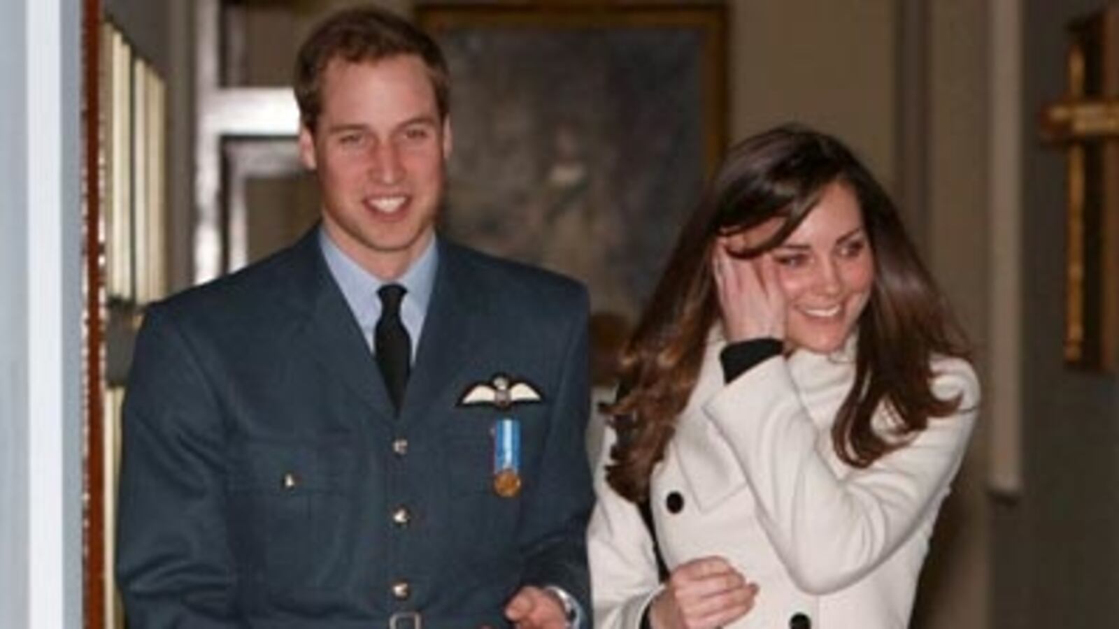cheats/2011/04/08/study-unmarried-women-have-low-self-esteem/brown-prince-william-kate-gallery-launch_lszlkk