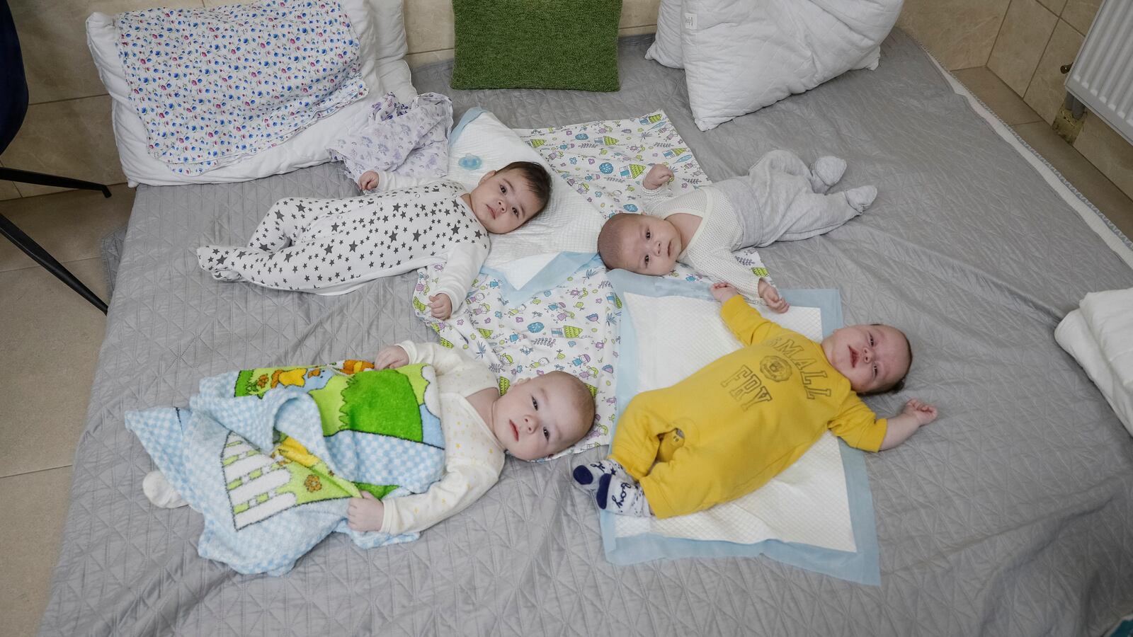 2022-03-16T091336Z_1461882477_RC2V2T9S7VG0_RTRMADP_3_UKRAINE-CRISIS-KYIV-SURROGATE_m1ezmj