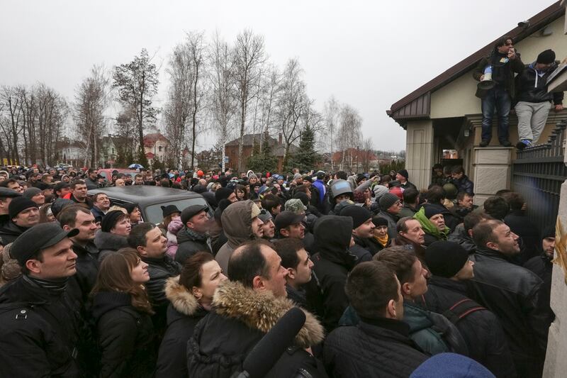 galleries/2014/02/23/inside-yanukovych-s-palace-photos/140223-ukraine-palace1_iy5wvj