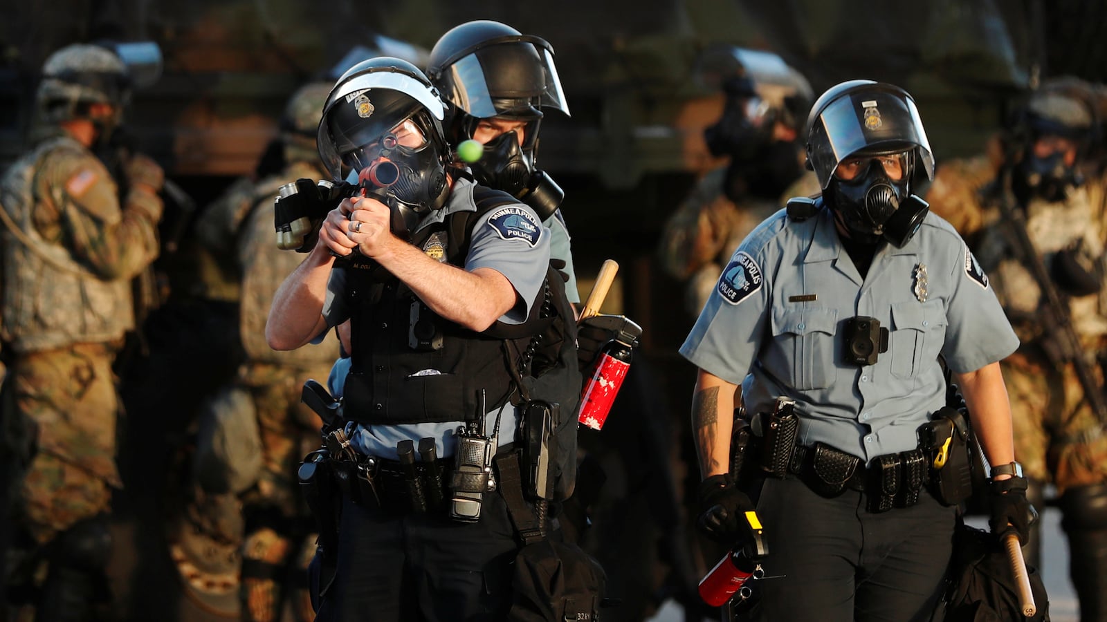 2020-05-30T000000Z_341012928_RC23ZG9HDNU0_RTRMADP_3_MINNEAPOLIS-POLICE_u4oc0j