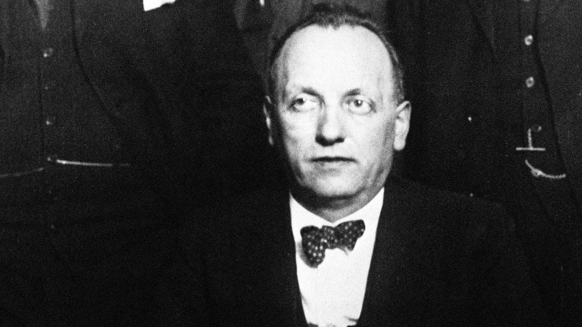 201204-mcnearnery-leo-koretz-hero_hafyj2