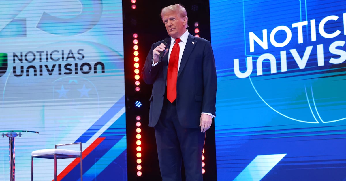 Ramiro González, Tampa Man Who Pressed Donald Trump on Jan. 6, Says He ...