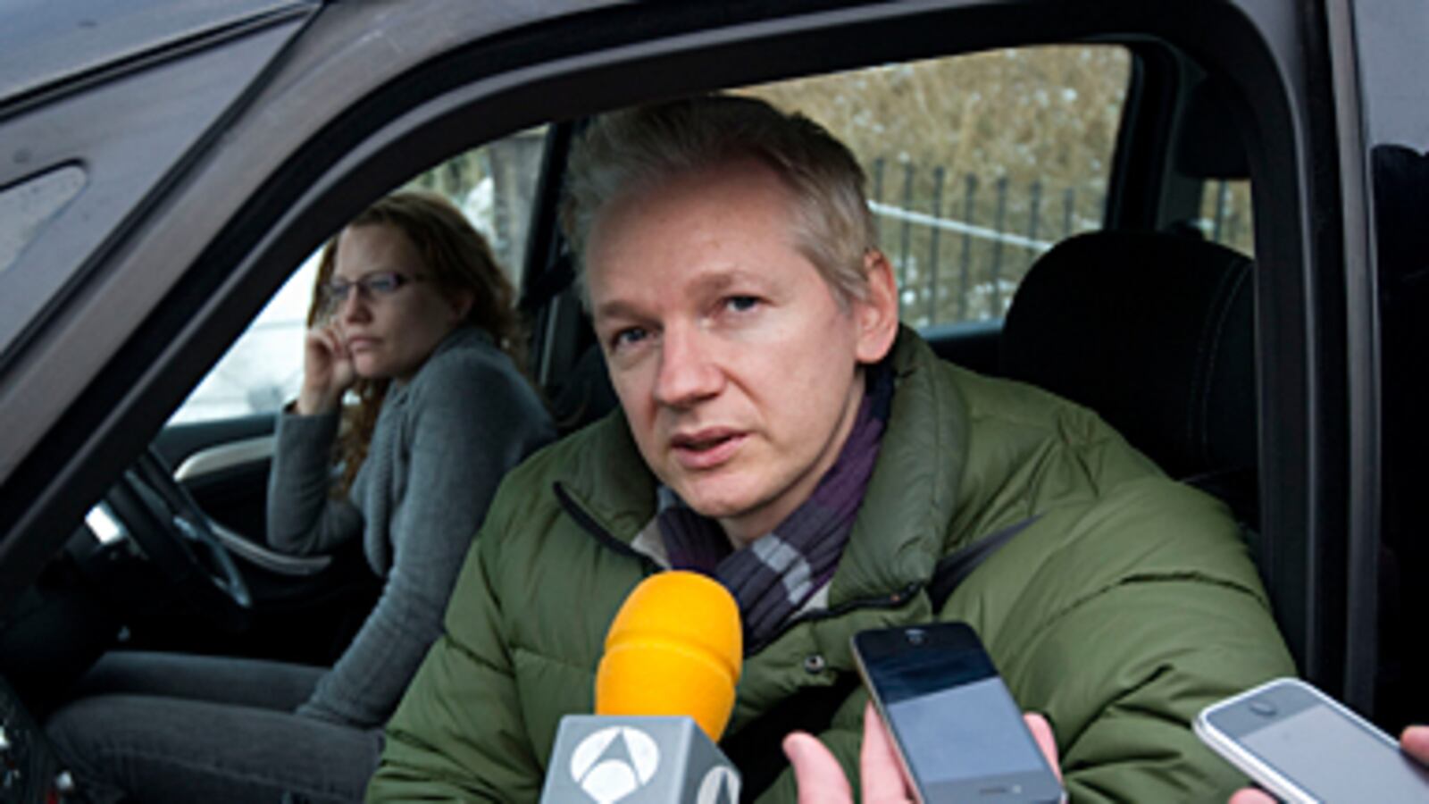 cheats/2010/12/21/assange-turns-on-the-guardian/julian-assange-guardian-leaks_f1hwb2