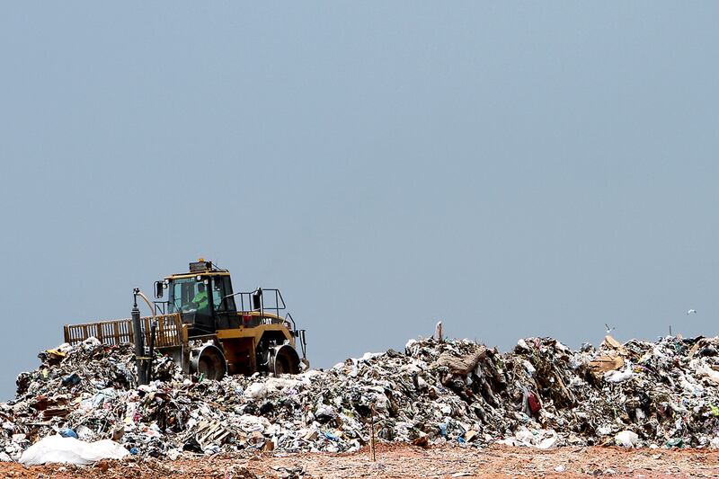 galleries/2012/05/01/garbology-our-dirty-love-affair-with-trash-photos/lanfills-garbology_ighr8m