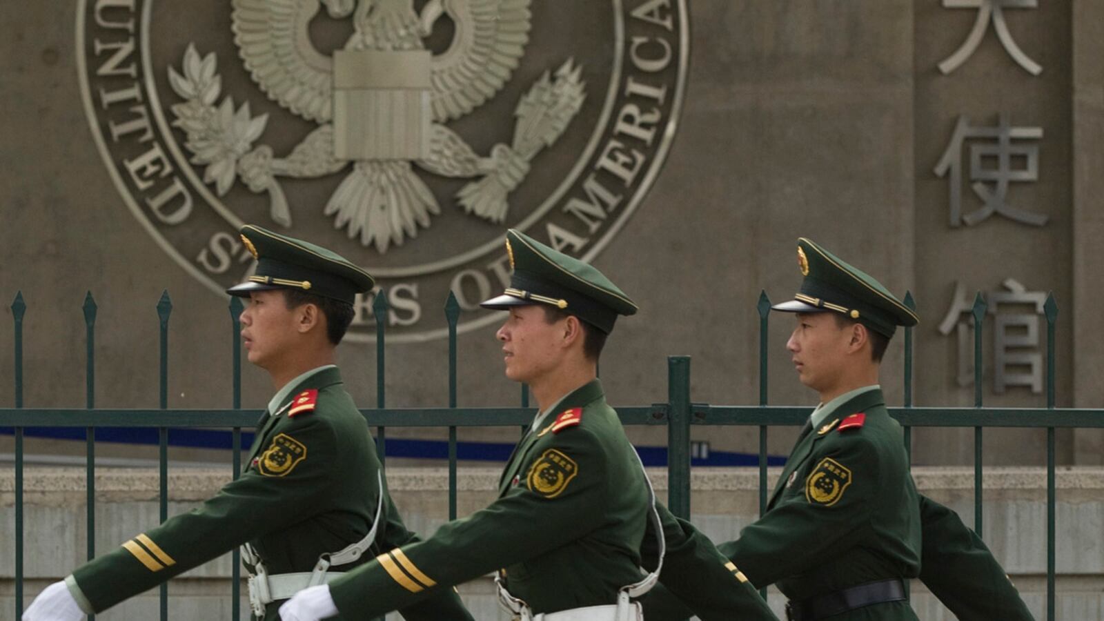 cheats/2012/04/30/china-blackouts-on-activist-s-escape/china-censors-new-of-chen-guangcheng-cheat_sqzvid