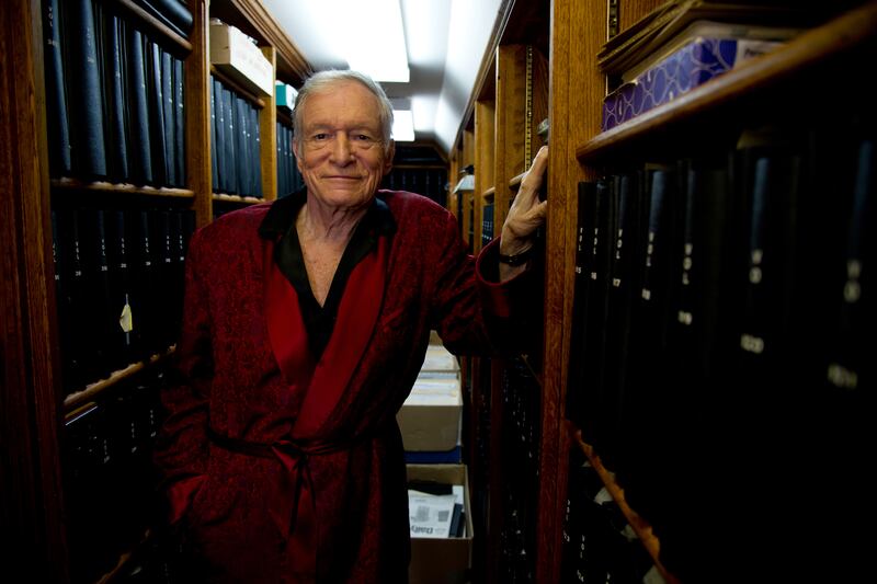 galleries/2013/04/10/blake-shelton-lady-gaga-conan-more-celebrity-officiants-photos/130409-celeb-ministers-09_wkgo2p