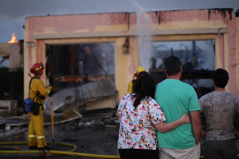 galleries/2014/05/15/wildfires-ravage-southern-california-photos/140716-wildfires-gal05_egyfue