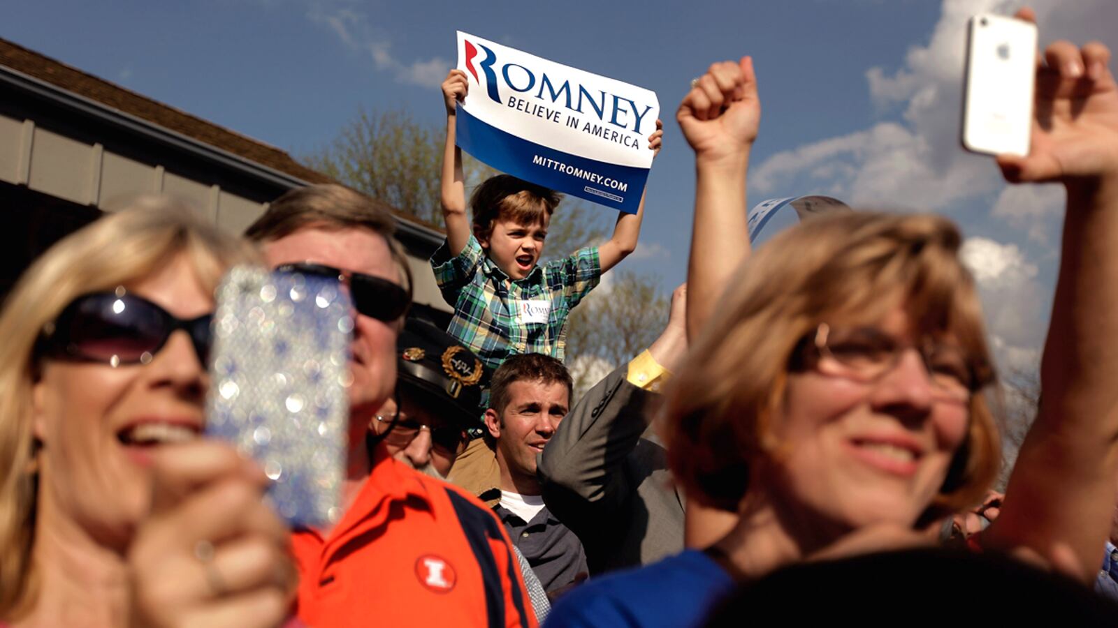 articles/2012/04/11/african-americans-nowhere-to-be-found-in-romney-s-orbit/romney-white-supporters_pyyhlx