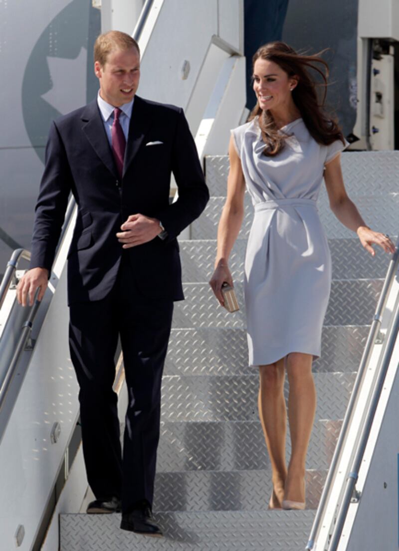 galleries/2011/07/01/royal-tour-of-canada-and-the-united-states/kate-will-la-arrive_akq4hu
