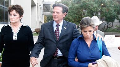 articles/2010/11/25/tom-delays-conviction-a-holiday-gift-to-liberals/alterman-tom-delay_143720_iwtqxt