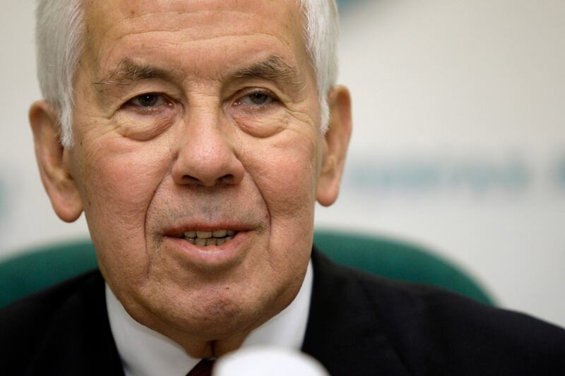 articles/2012/05/05/will-dick-lugar-be-the-rino-hunters-latest-trophy/richard-lugar-avlon_mdy0yz